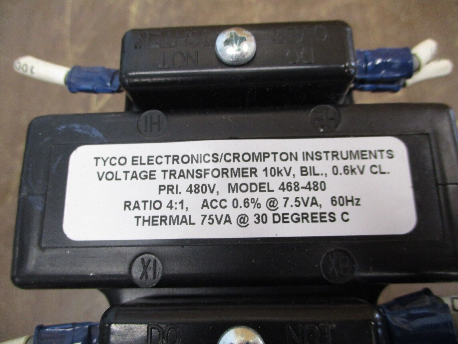 Tyco / Crompton Voltage Transformer 468-480 Pri: 480V Ratio 4:1 10kV BIL 60Hz