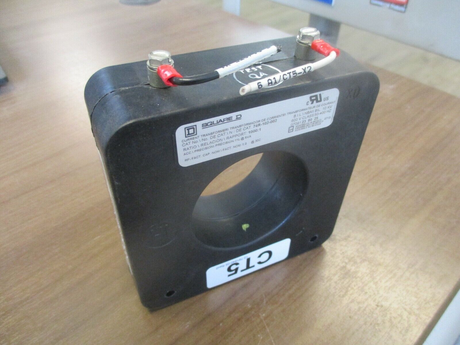 Square D Current Transformer 74R-102-002 Ratio 1000:1A 600V 50-400Hz Used