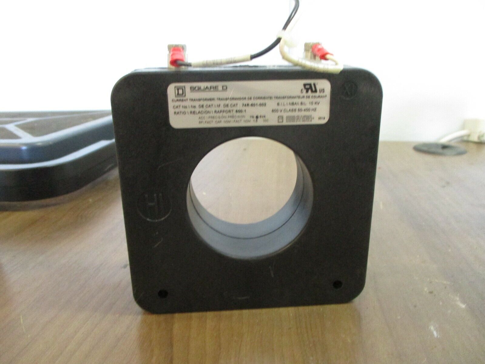 Square D Current Transformer 74R-601-002 Ratio 600:1A 600V 50-400Hz 10kV BIL