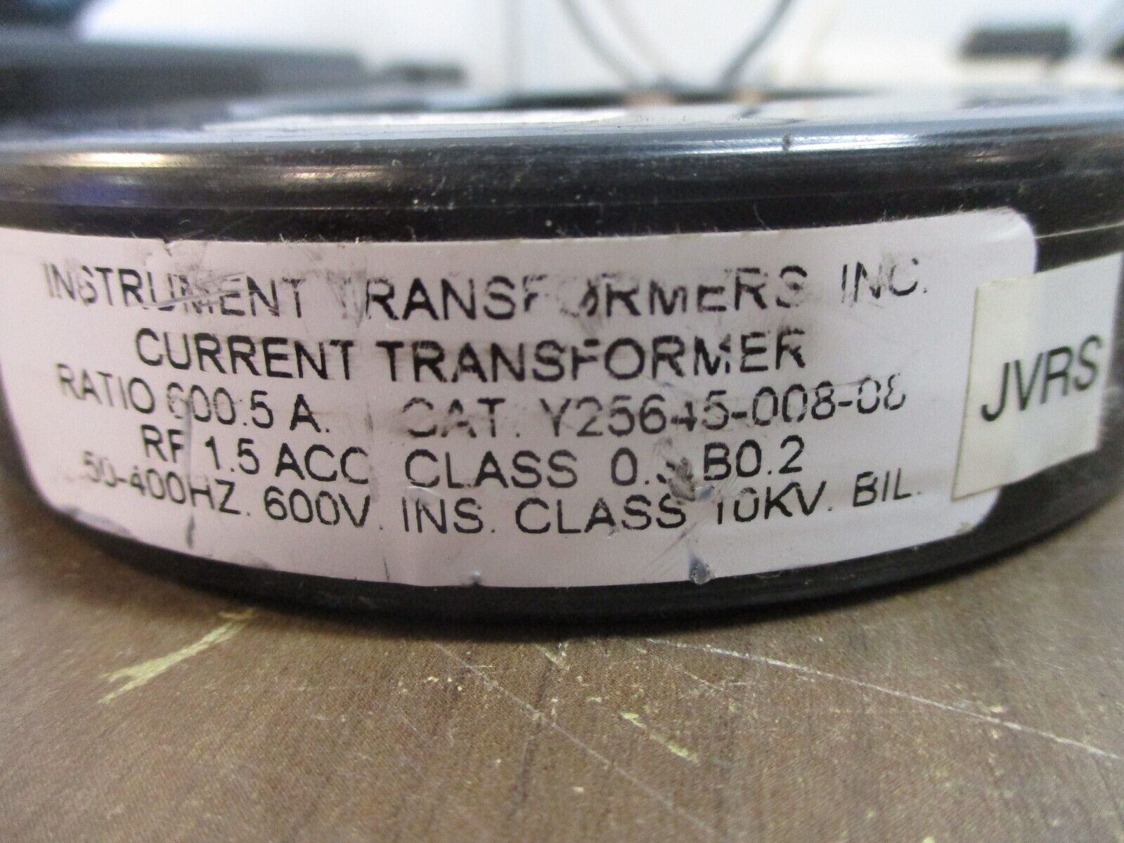 Instrument Transformers Current Transformer Y25645-008-08 Ratio 600:5A 600V Used