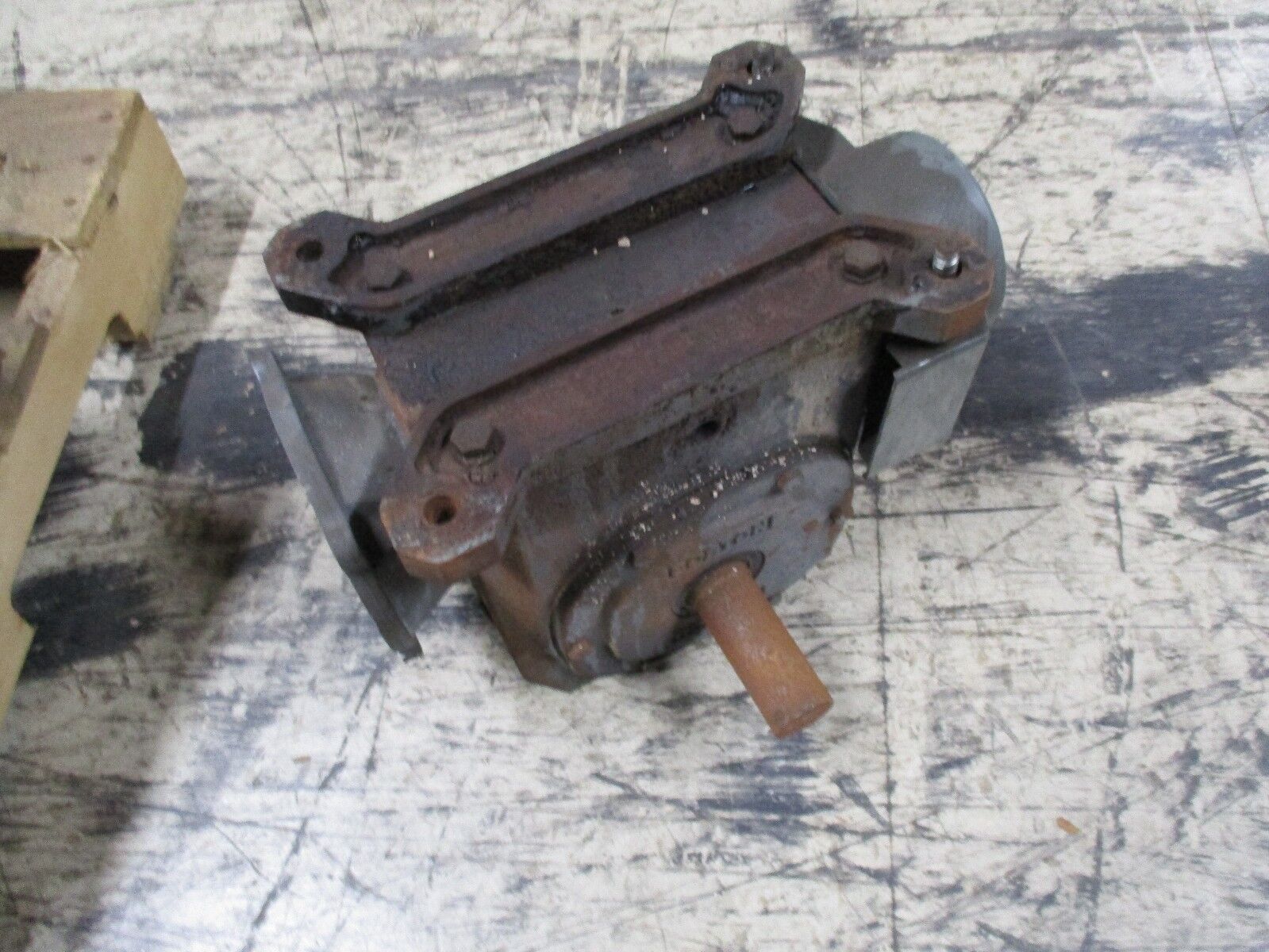 Boston Gear Reducer 73220B7G Ratio 20:1, 3.79 HP In 2340 In/lb Torque Out Used