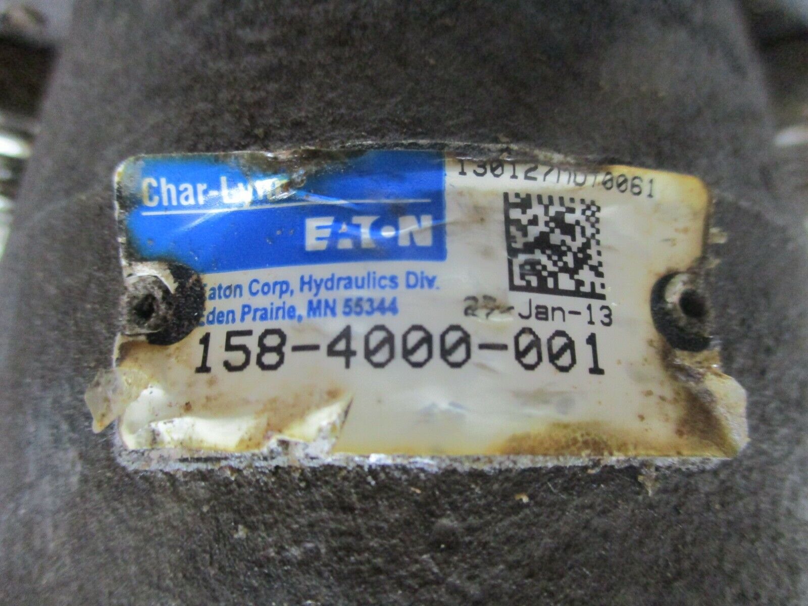 Eaton Char-Lynn Hydraulic Motor 158-400-001 Displacement: 2.2 Cubic In Per Rev.