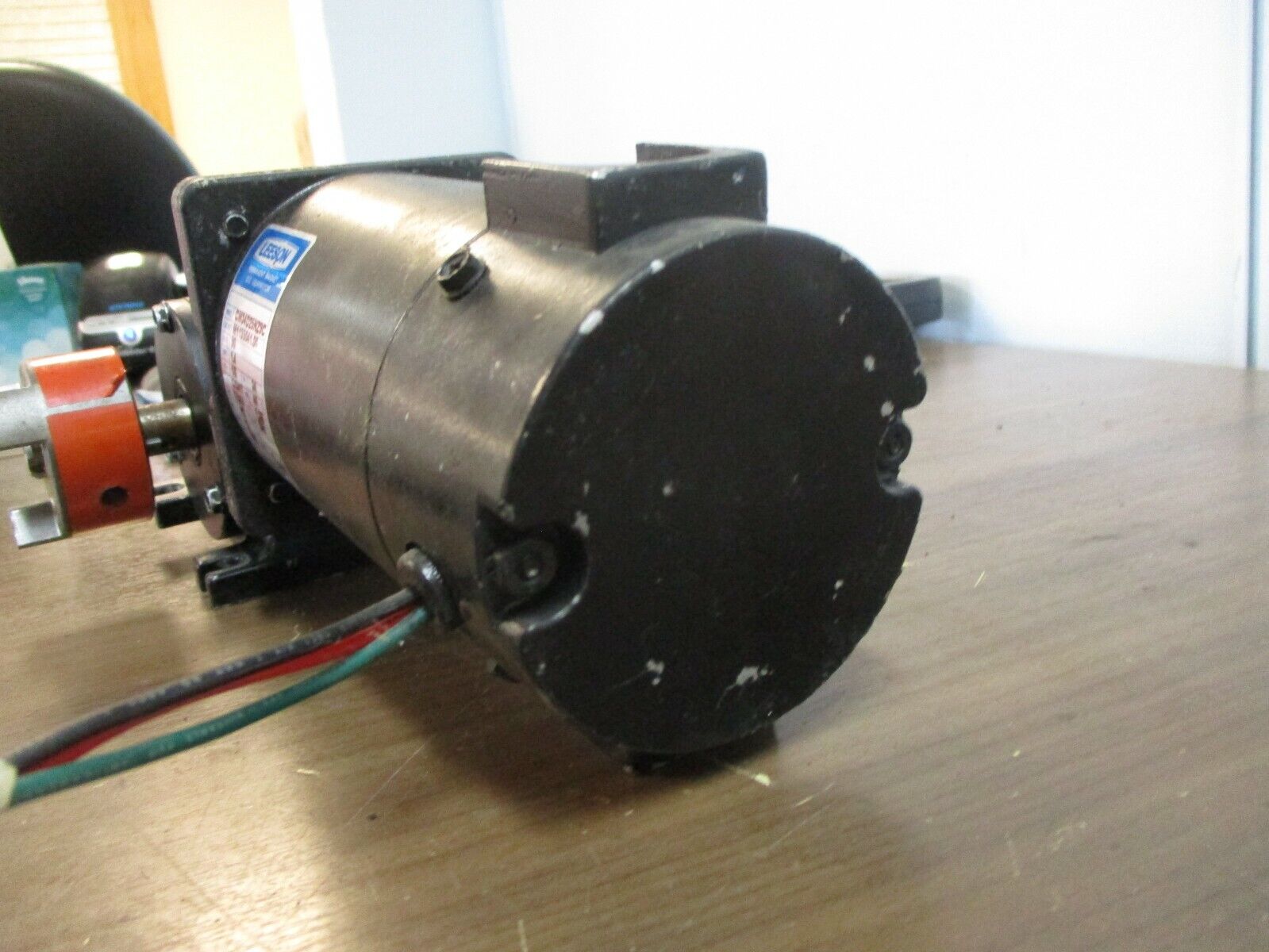 Leeson DC Gearmotor M1135041.00 Model #: CM34D25NZ9C 1/8HP Ratio. 3:1 90V 1.4A