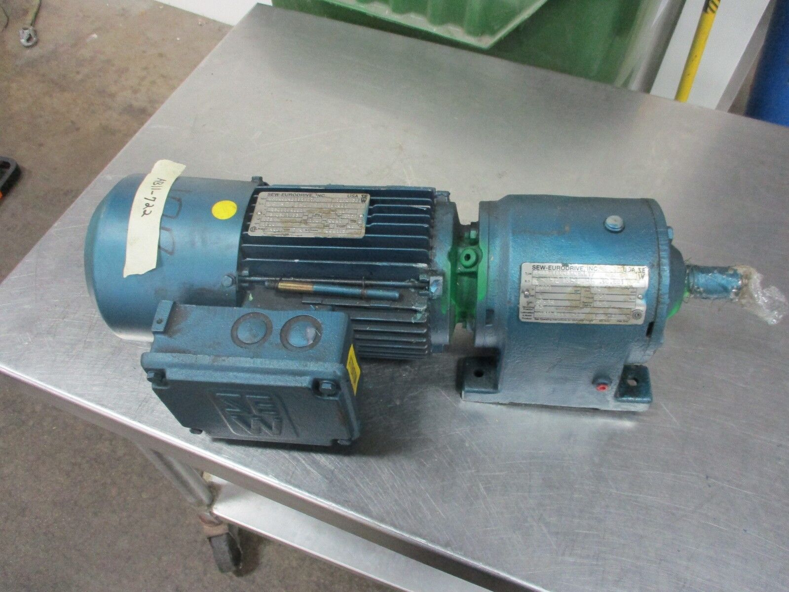 SEW Gearmotor DFT80K4BM61MRTF .75HP 1800RPM 230YY/460YV 3.05/1.53A Used