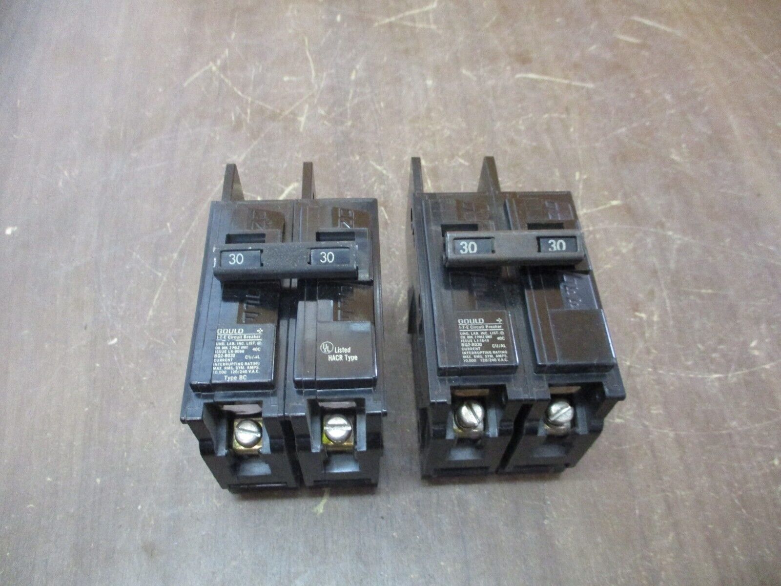 Siemens/ITE Bolt-On Circuit Breaker BQ2B030 30A 120/240V 2P *Lot of 2* Used