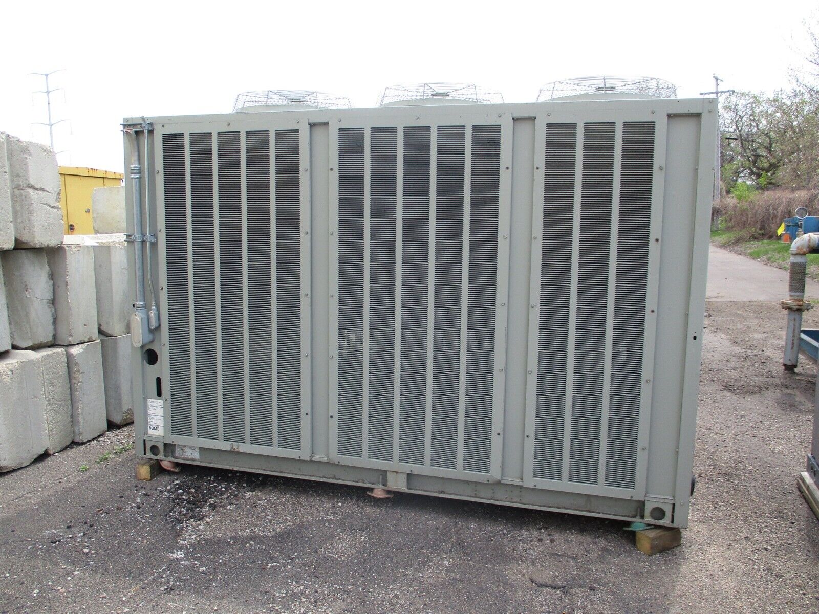 Trane Air Cooled Condensing Unit RAUJC604BC0300D000020 60 ton 460V 3Ph MFD 2013