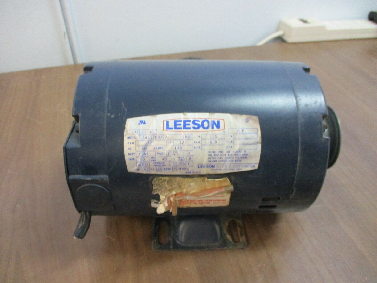 Leeson Gearmotor 101191-00 .5HP 1800 RPM 115V 1Ph 60Hz Used