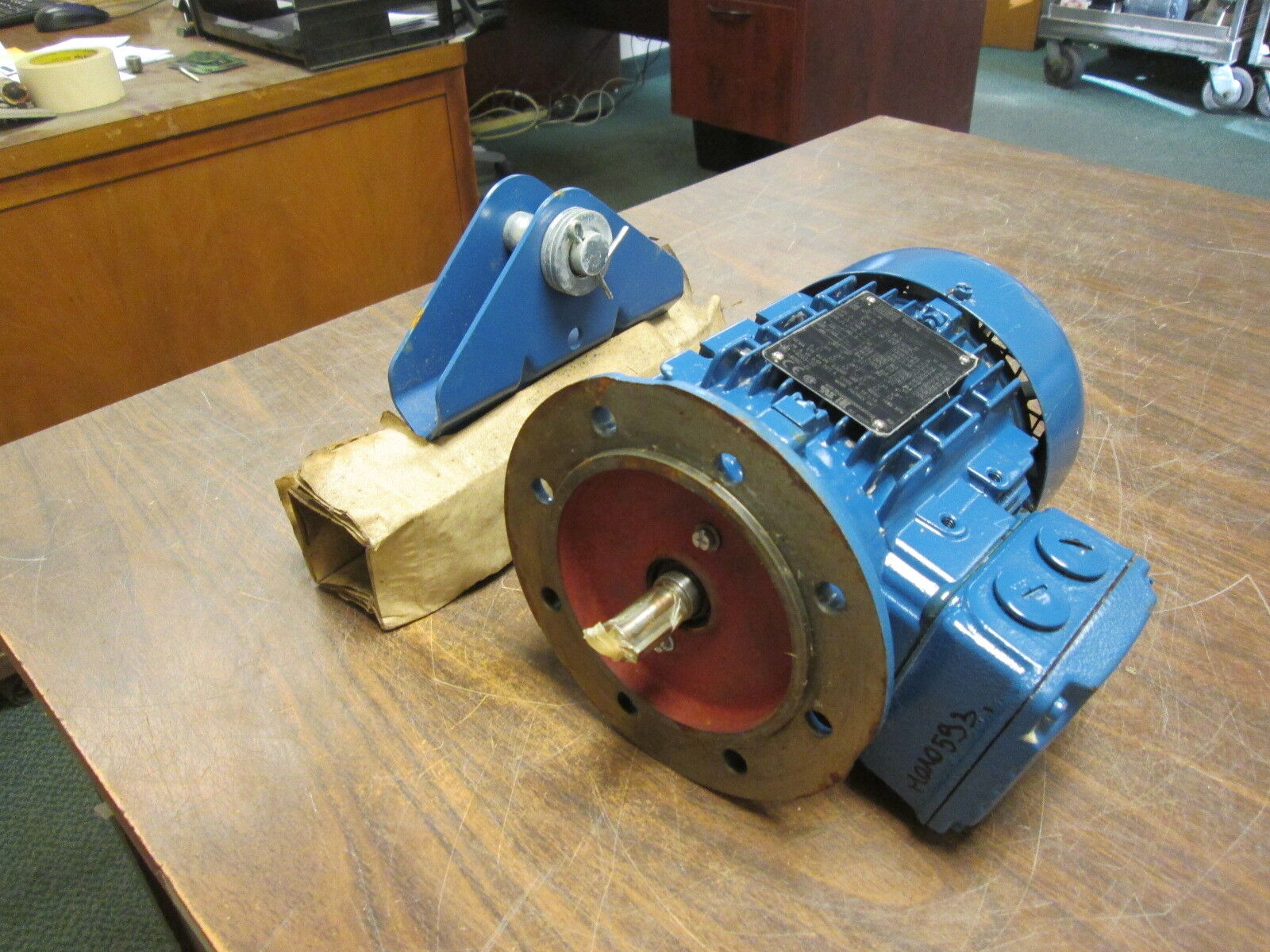 WEG AC Motor 1027512589 0.5HP 1665RPM 460V 2.18/1.09A Used