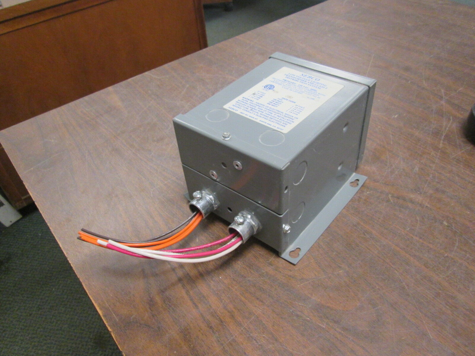 Sebco Low Voltage Lighting Transformer 1108 Pri:120V 50/60Hz Sec:12V 150W Used