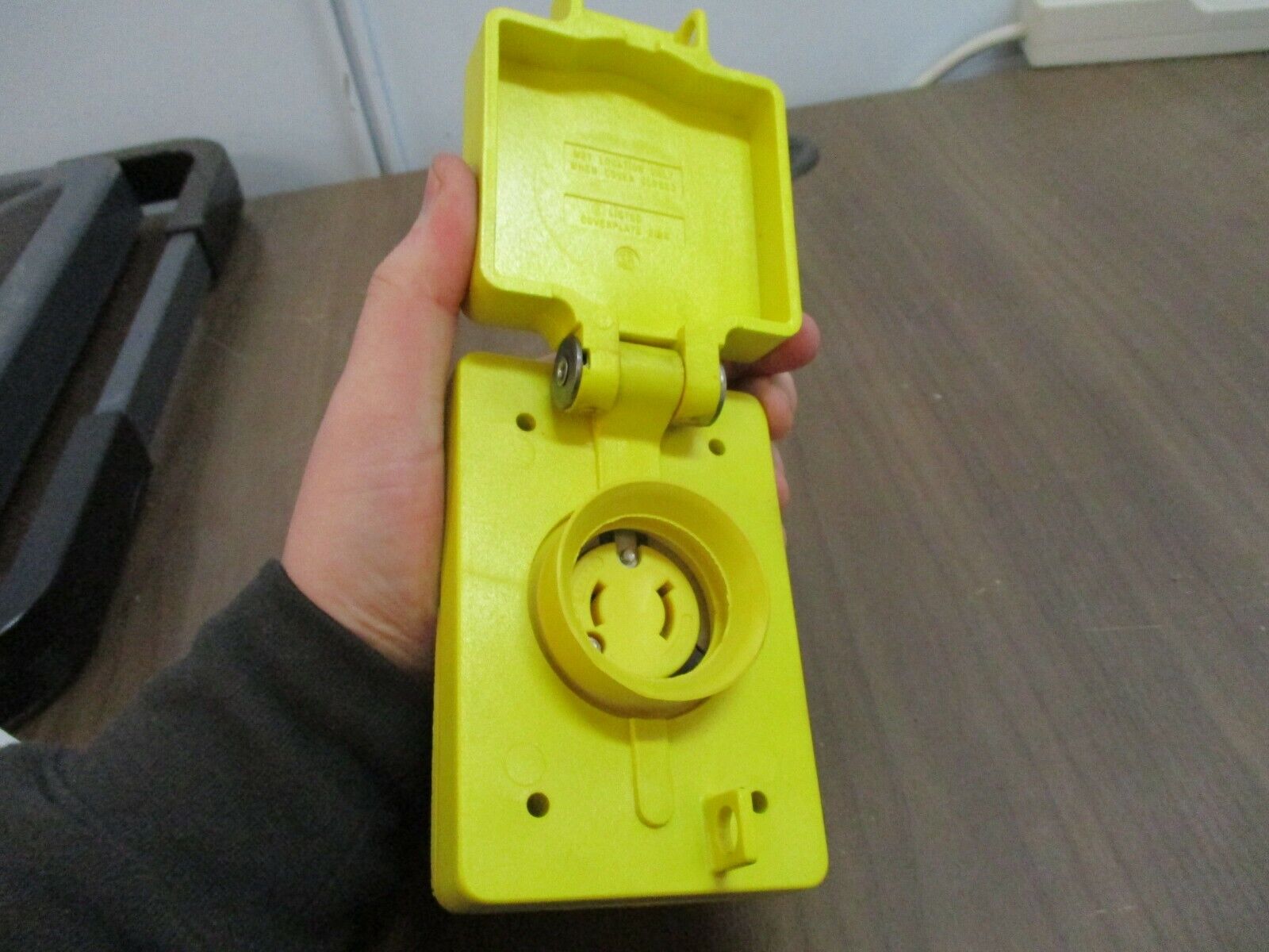 Daniel Woodhead Watertight Receptacle Nema L1-15R 15A 125V Used