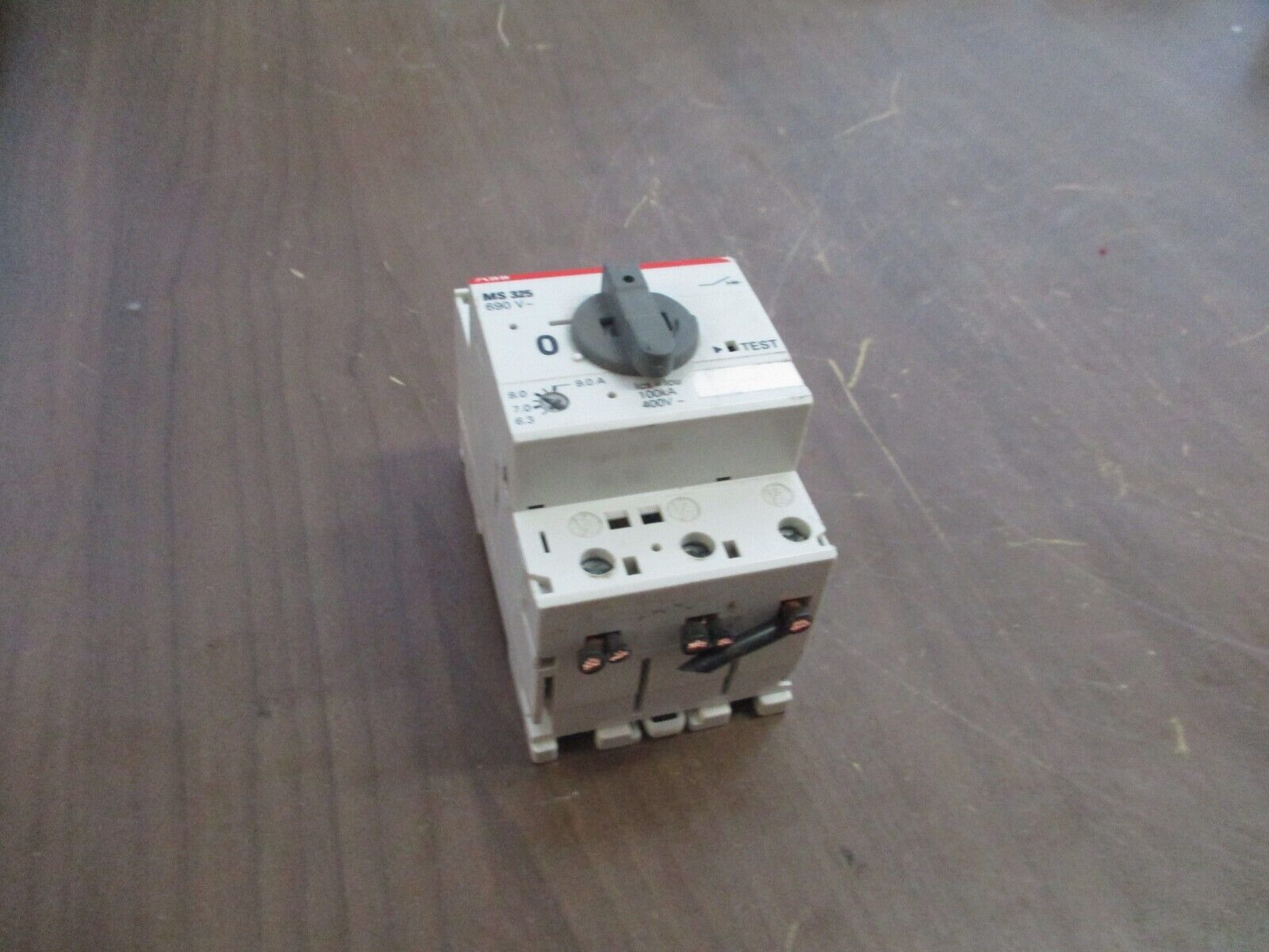 ABB Manual Starter MS 325 Trip: 6.3-9.0 A 600V Used