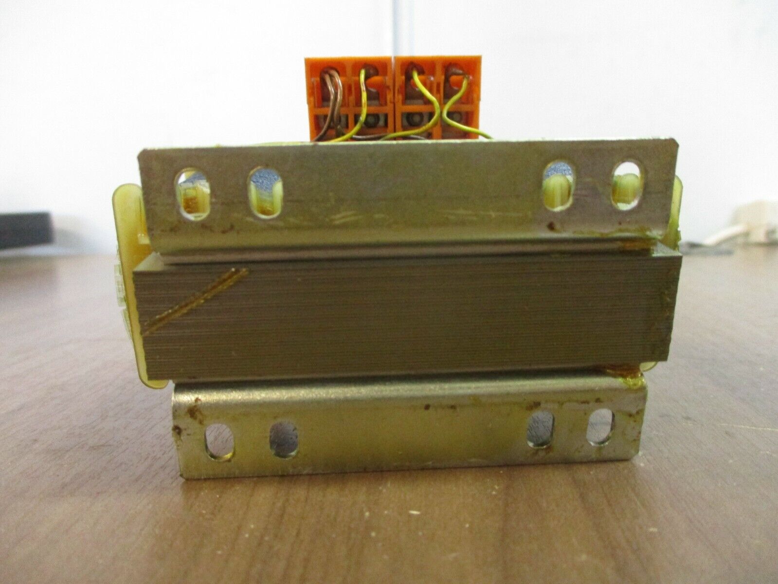 DIP Transformer 0048421157 40VA Pri: 400V Sec: 400V 3Ph 50/60Hz Used