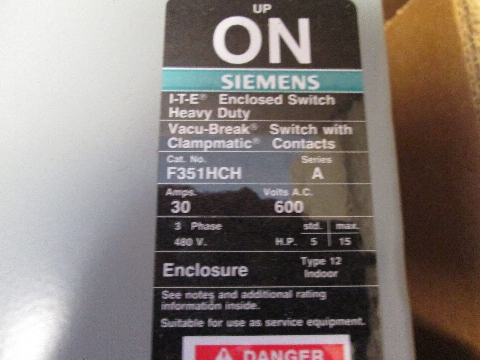 Siemens Fusible Safety Switch w/ Plug F351HCH 30A 3P 600V Nema 12 Enclosure New