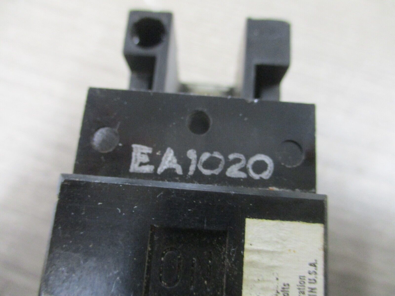 Westinghouse Circuit Breaker EA1020 20A 120V 1P Used