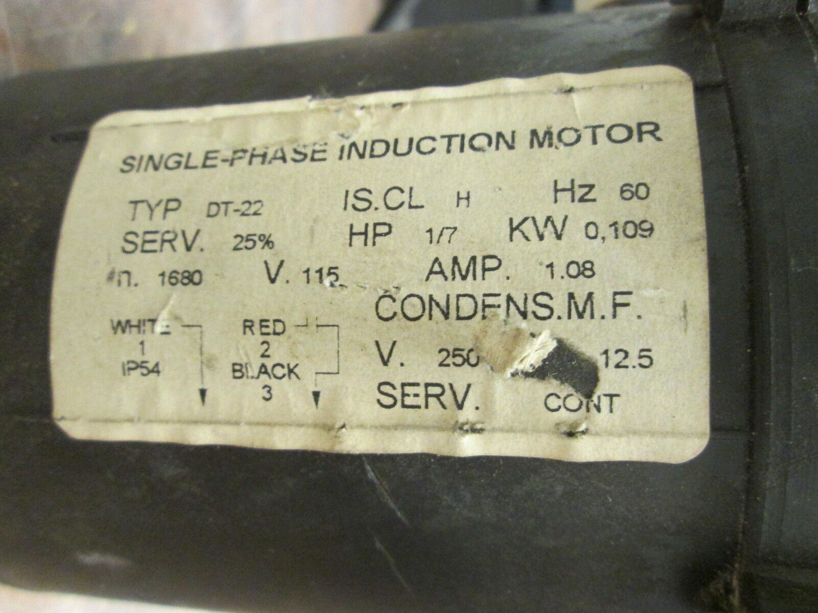 Single-Phase Induction Motor DT-22 1/7HP 115V 1.08A 60Hz Used