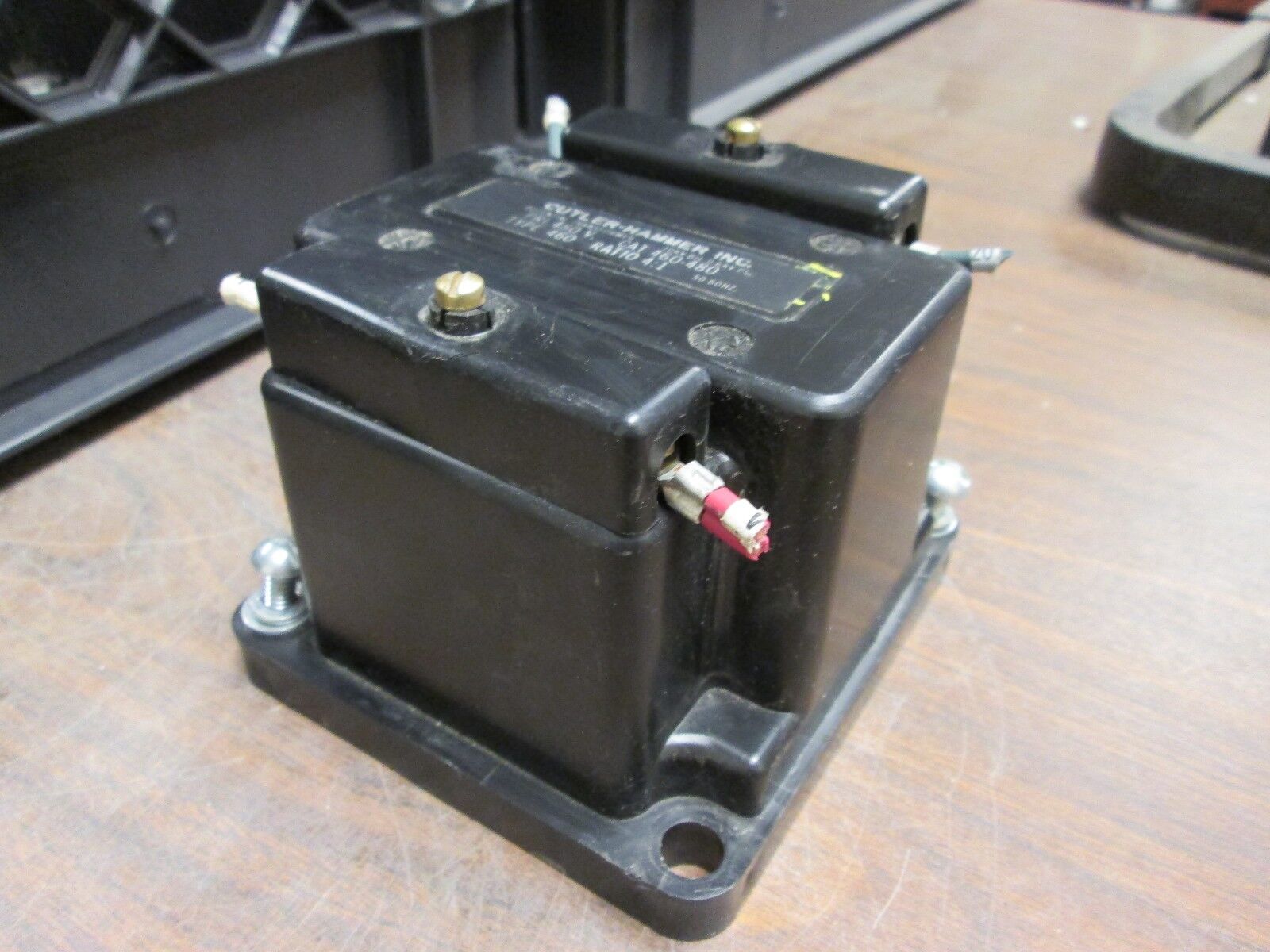 Cutler-Hammer Potential Transformer 460-480 Pri 480 Ratio 4:1 Used