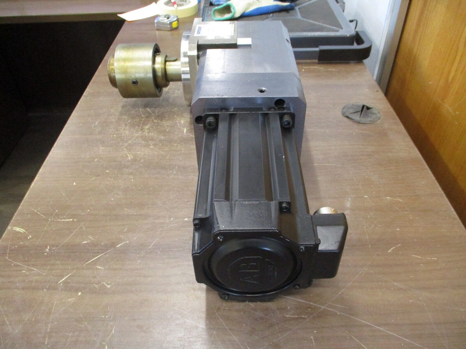 Allen-Bradley AC Servo Motor w/ Gear MPL-A4540F-SK22AA 2.6kW 3000RPM 230V 3Ph