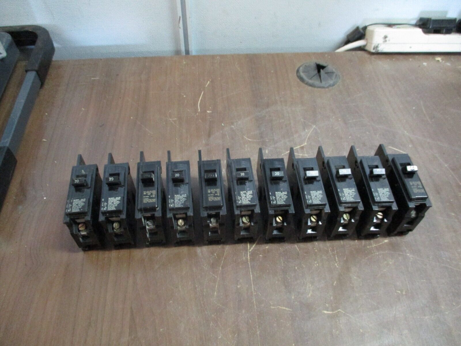 Siemens Circuit Breaker BQ1B020L 20A 120/240V 1P *Lot of 11* Used