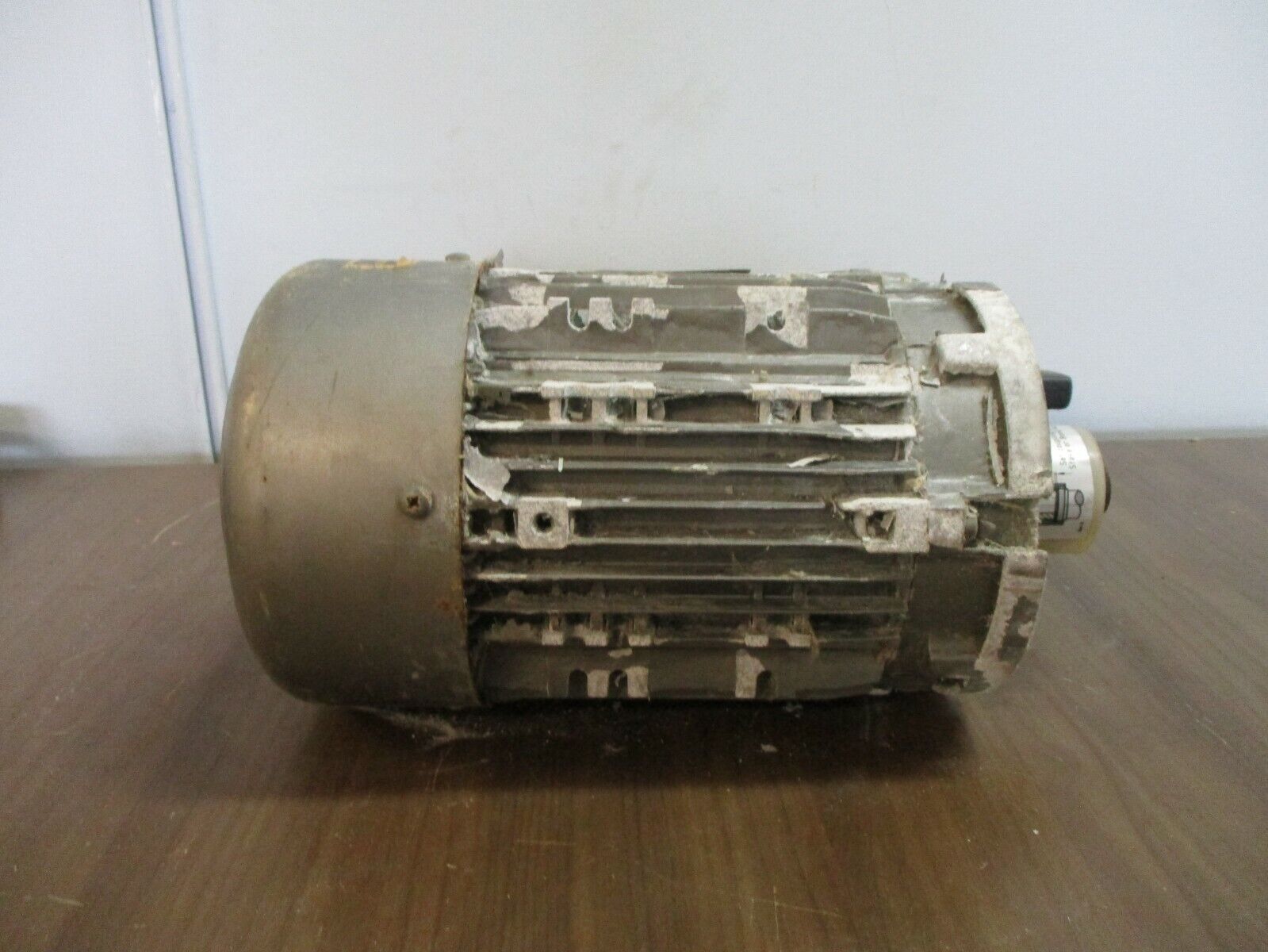 Nord Motor 34610092 21567354 2HP 1800RPM 230/460VYY/Y 6.30/3.15A 60Hz 3Ph Used