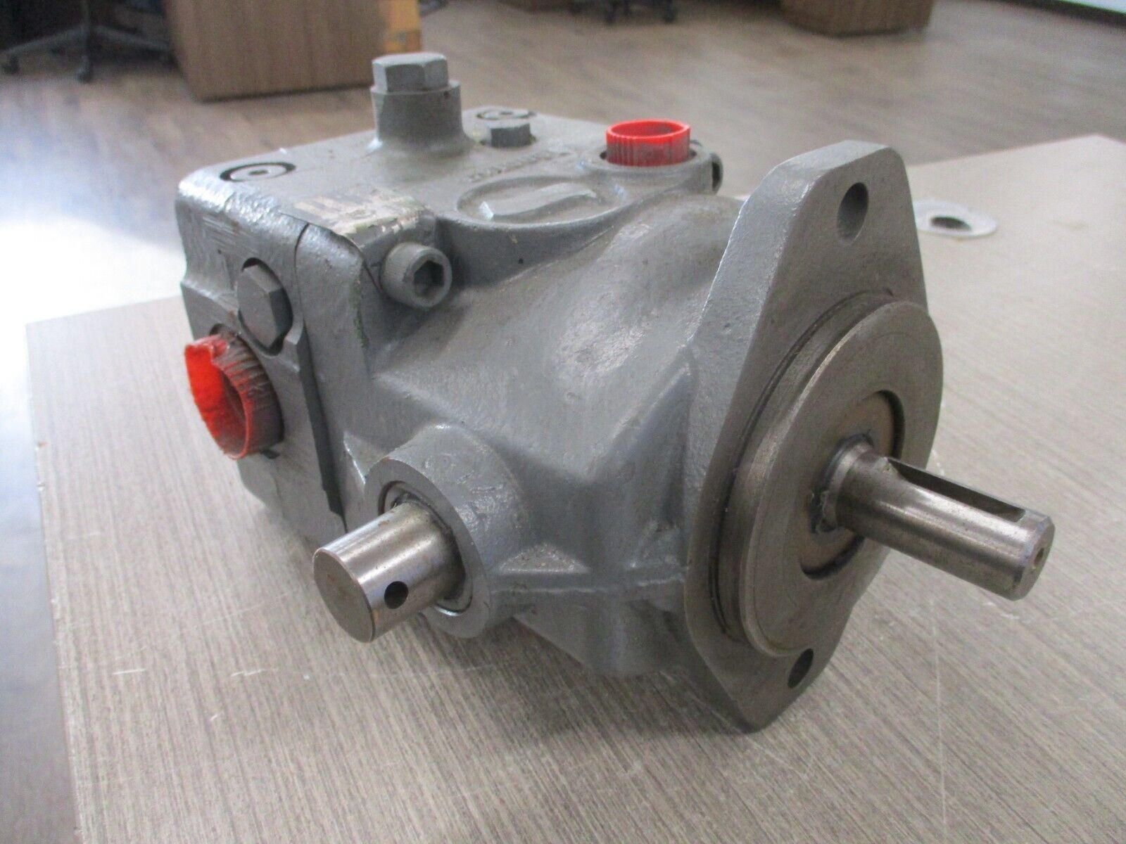 Sundstrand Hydraulic Motor 18-2010 1RH Used