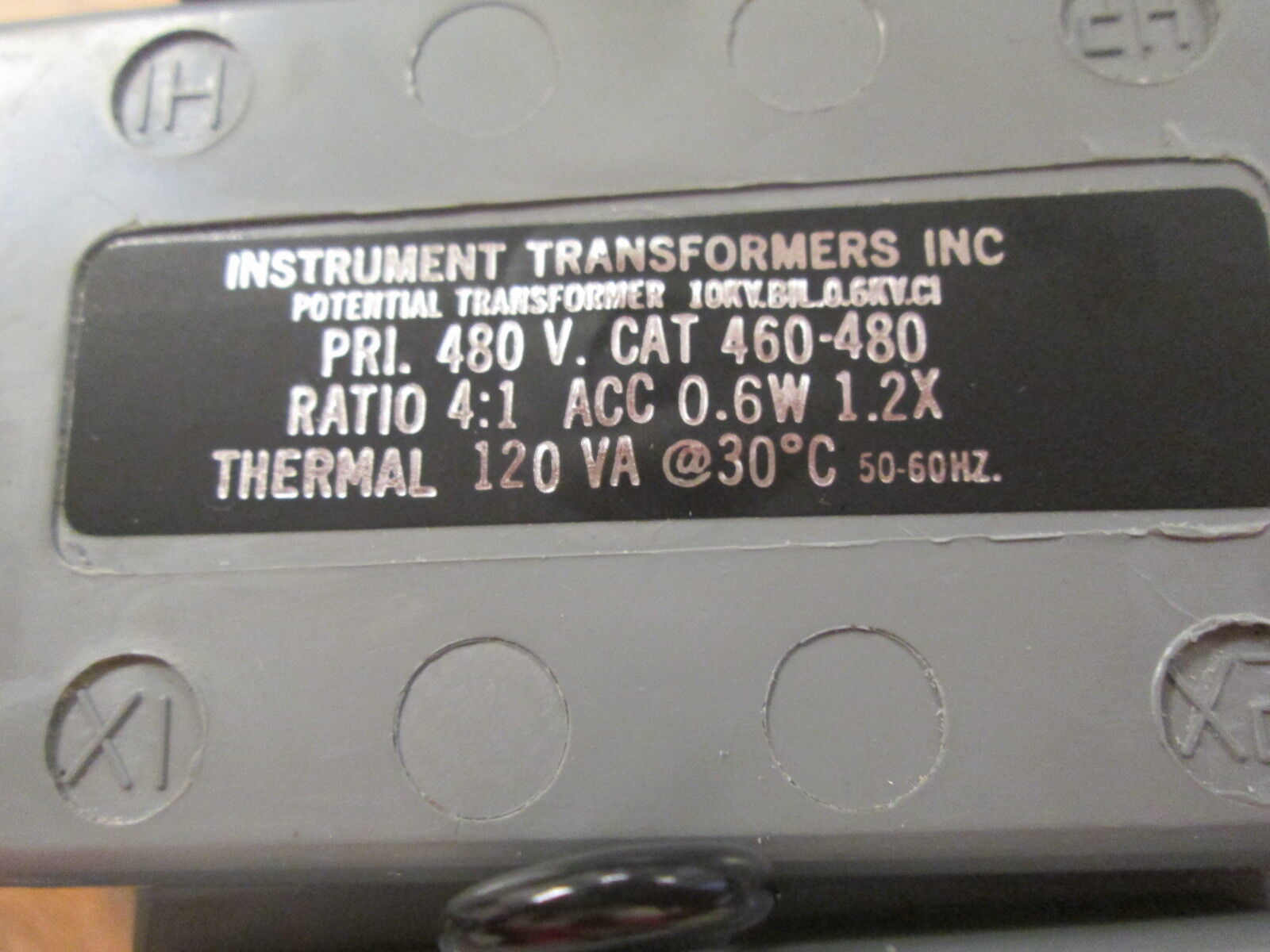 Instrument Transformer Potential Transformer 460-480 Ratio 4:1 Pri: 480V 50-60Hz