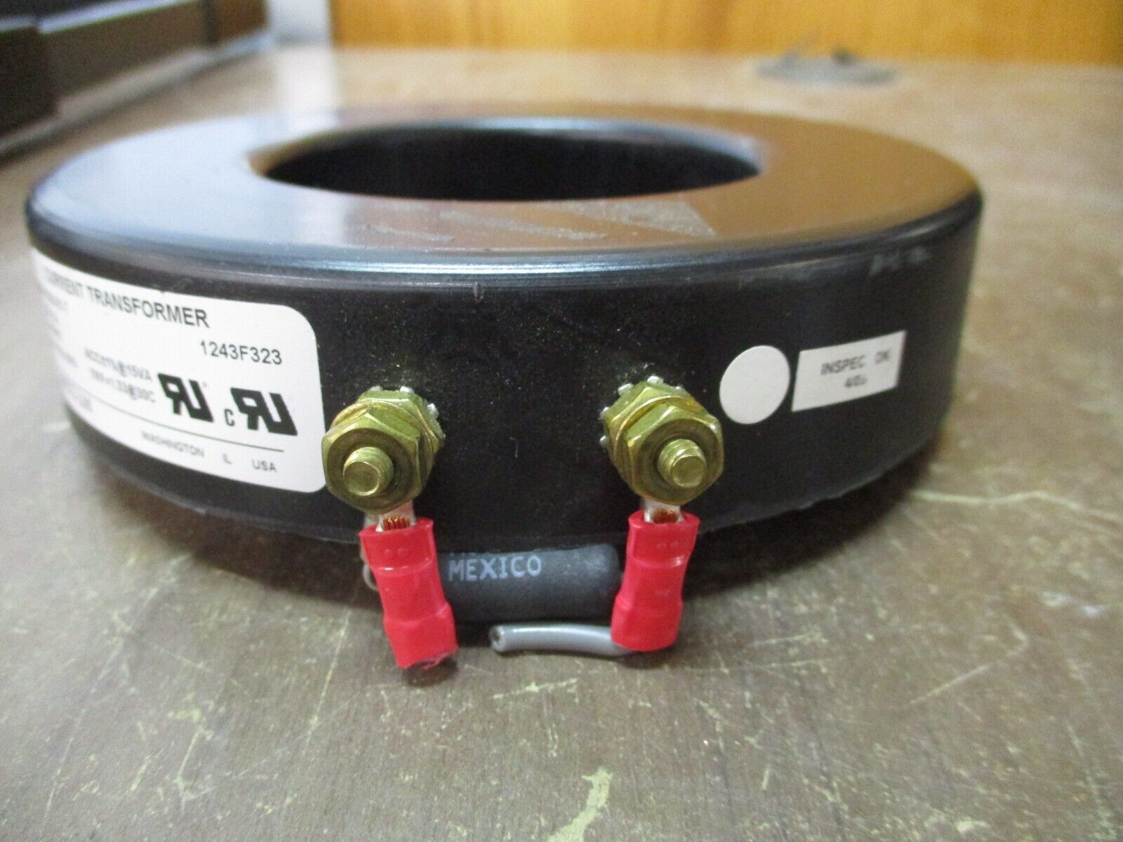 WICC Current Transformer MW1000-01-T Ratio 1000:1A 600V 50-400Hz 10kV BIL Used