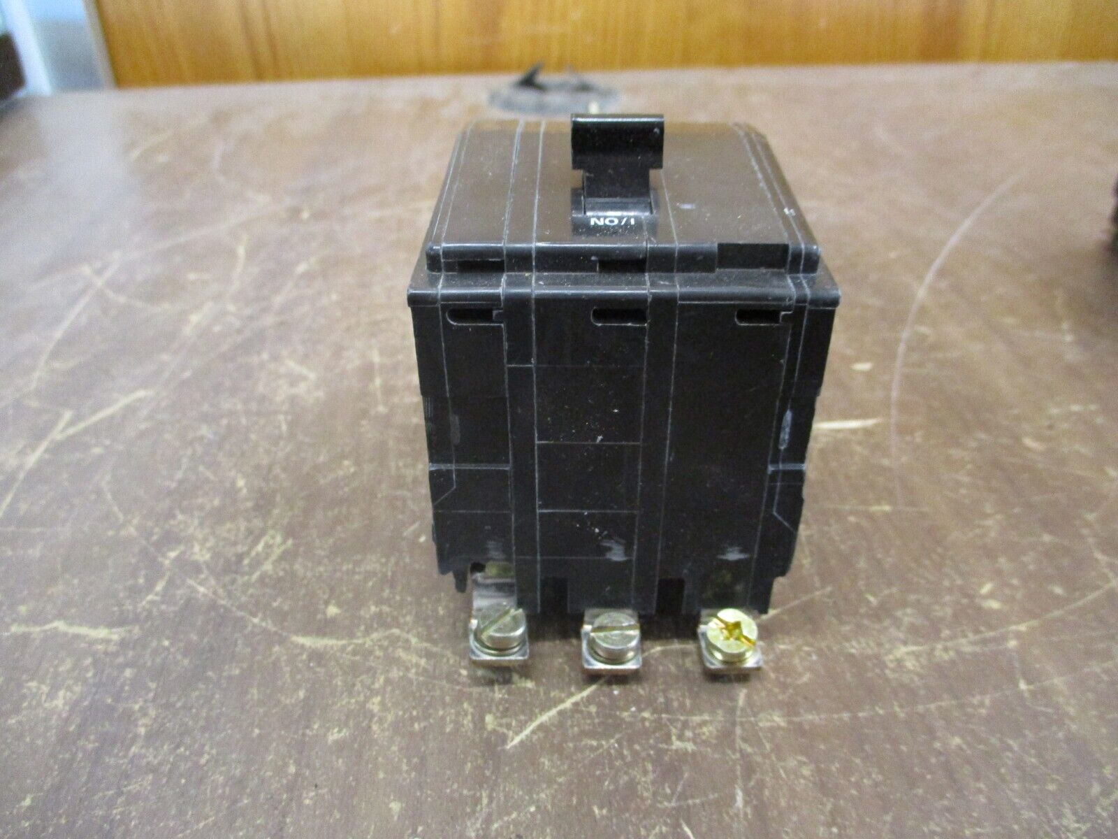 Square D Circuit Breaker QOB320 20A 240V 3P *Lot of 3* *Broken Corner* Used