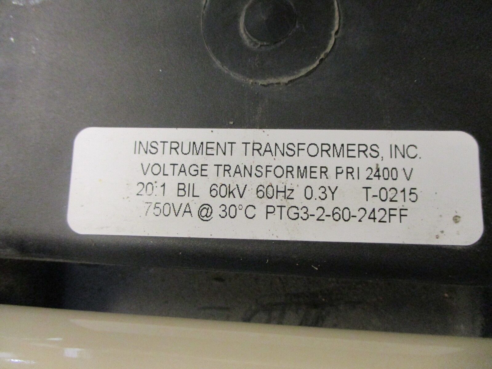 Instrument Transformers Voltage Transformer PTG3-2-60-242FF Pri: 2400V Used