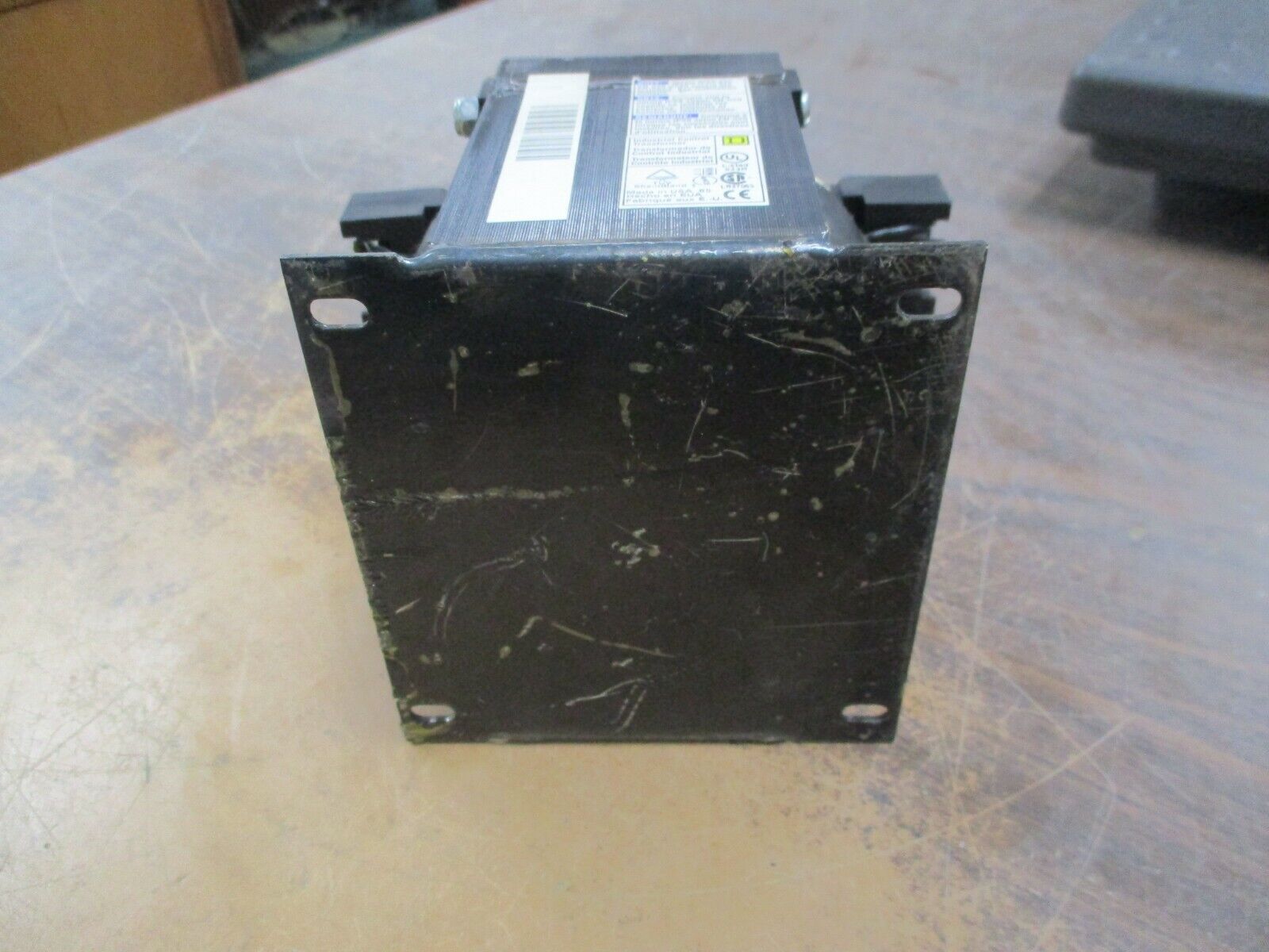 Square D Transformer 9070T500D33 0.5KVA Pri: 380/400/415V Sec: 115/230V 50/60Hz