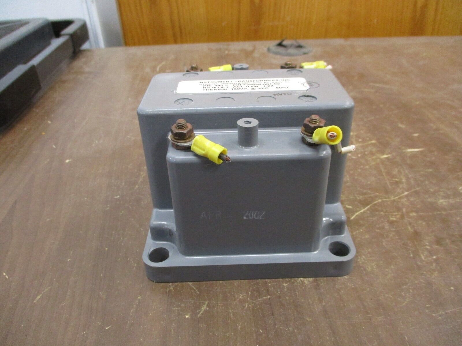 Instrument Transformers Potential Transformer Y25646-001-02 Pri: 480V Ratio 4:1