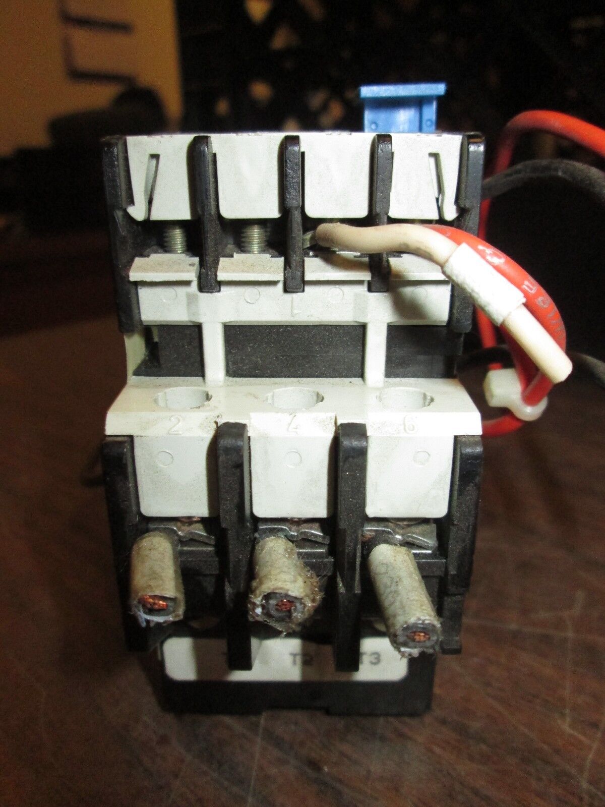 ABB Contactor B9C-* T25 DU 21A 600V 120V Coil RG1986-8-6 Used