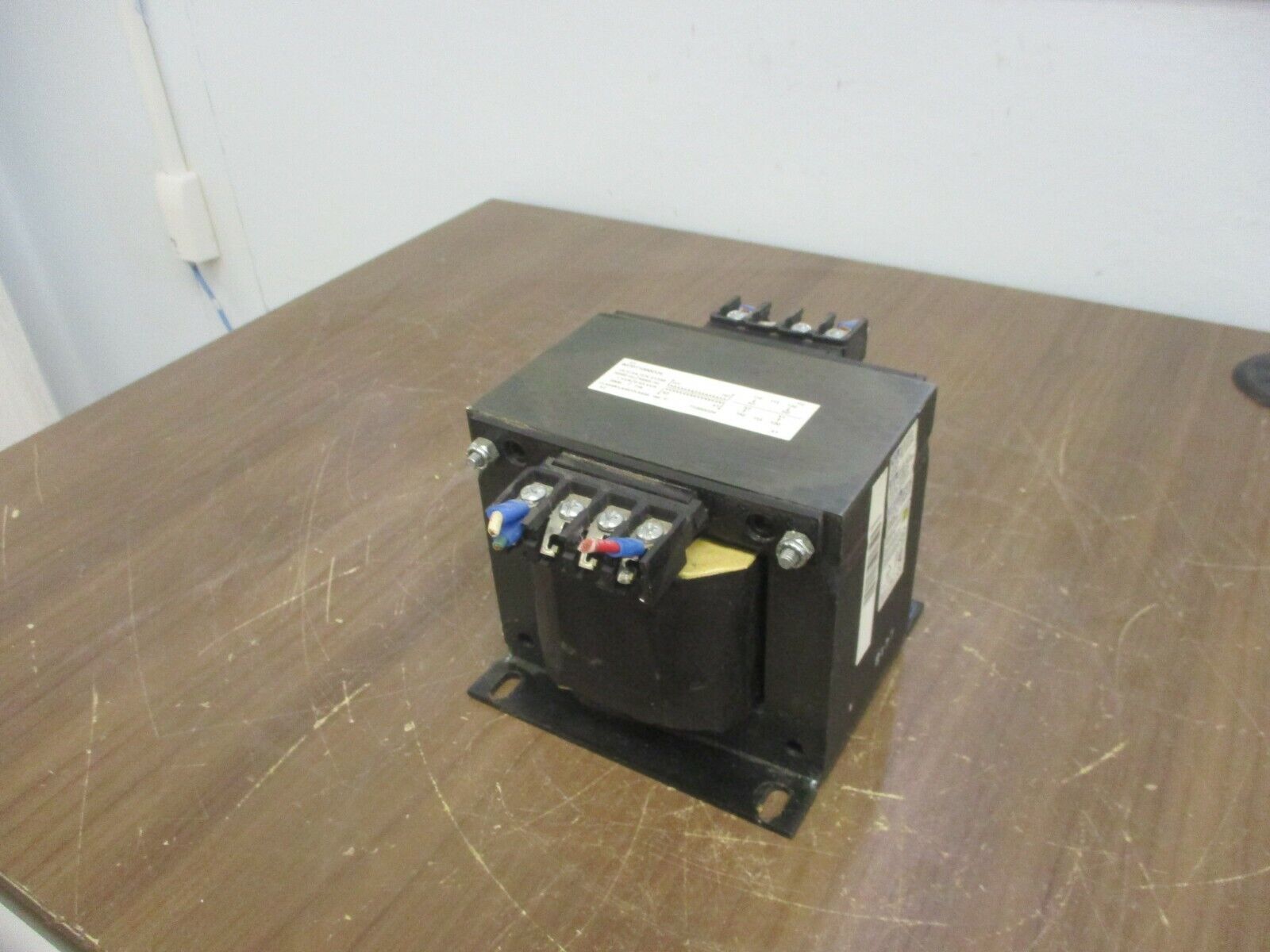 Square D Control Transformer 9070T1000D24 1KVA Pri: 120V Sec: 120V 50/60Hz Used