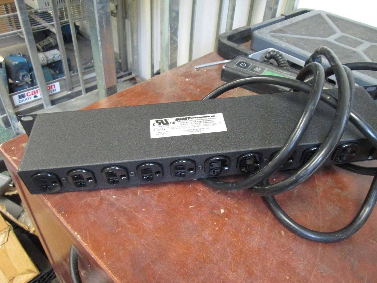 Geist Surge Suppressor Strip SP104-1025 20A 125V 60Hz Used