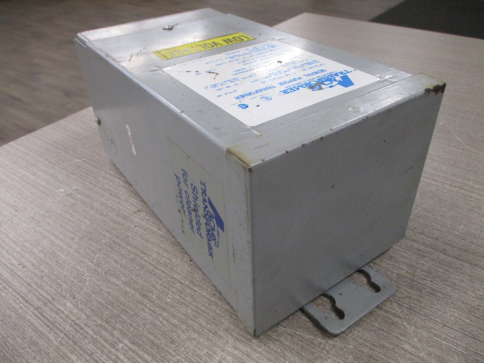 Acme Transformer Transformer TAA53141 15 1.5kVA Pri: 208V Sec: 120/240V 60Hz Use