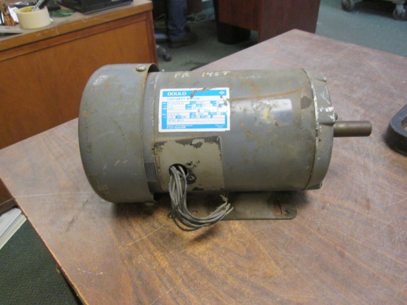 Gould Century Motor 8-333129-01 2.0HP 3450RPM FR:N145T 230/460V 5.3/2.65A Used