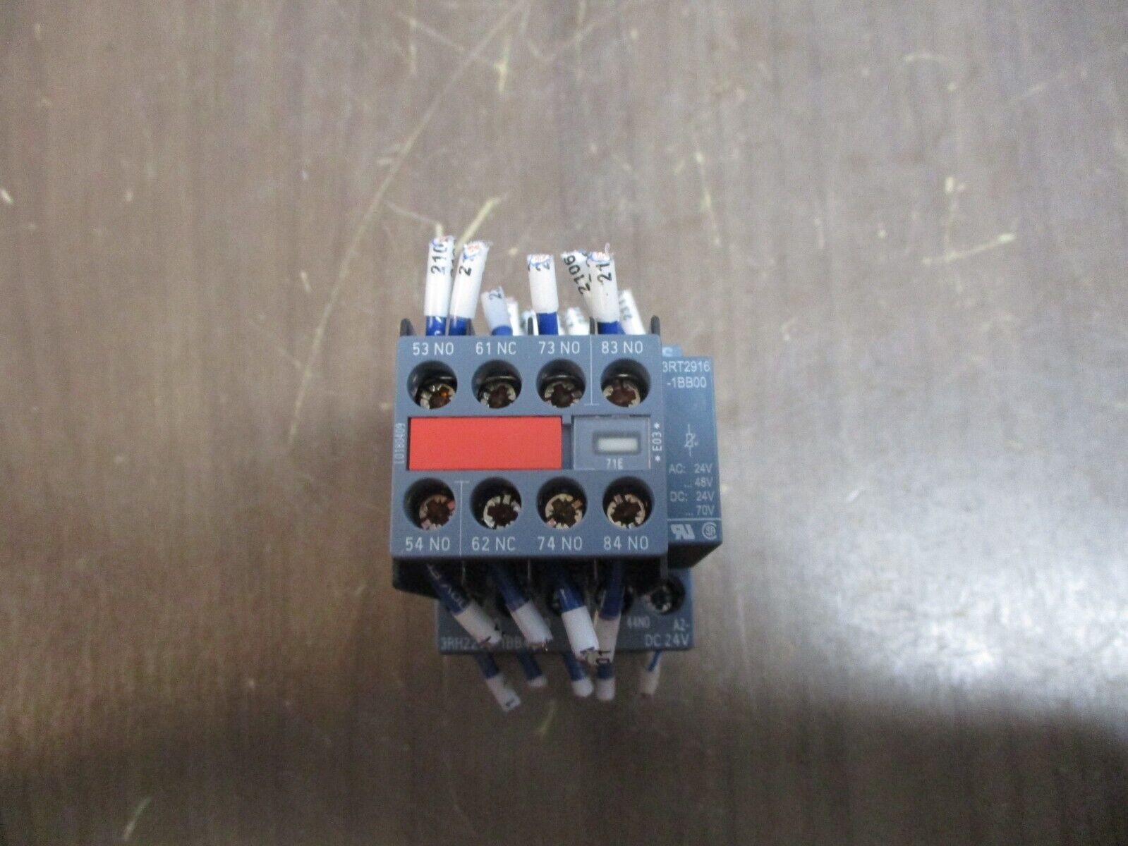 Siemens Sirius Contactor 3RH2271-1BB40 24VDC Coil w/ Aux Contact Block Used