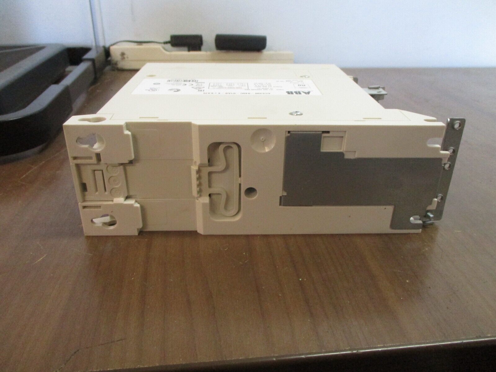 ABB ACS380 AC Drive ACS380-040C-01A8-4+K475 0.75HP 3Ph New Takeout