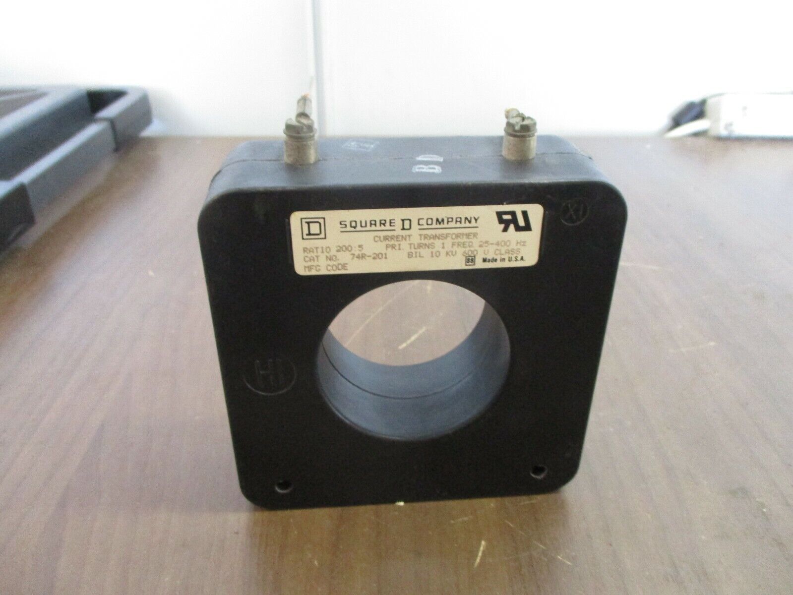 Square D Current Transformer 74R-201 Ratio 200:5A 600V 25-400Hz 10kV BIL Used