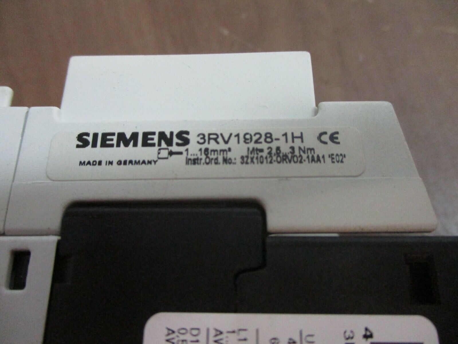 Siemens Sirius Motor Protector 3RV1021-1CA10 Trip: 1.8-2.5A Used