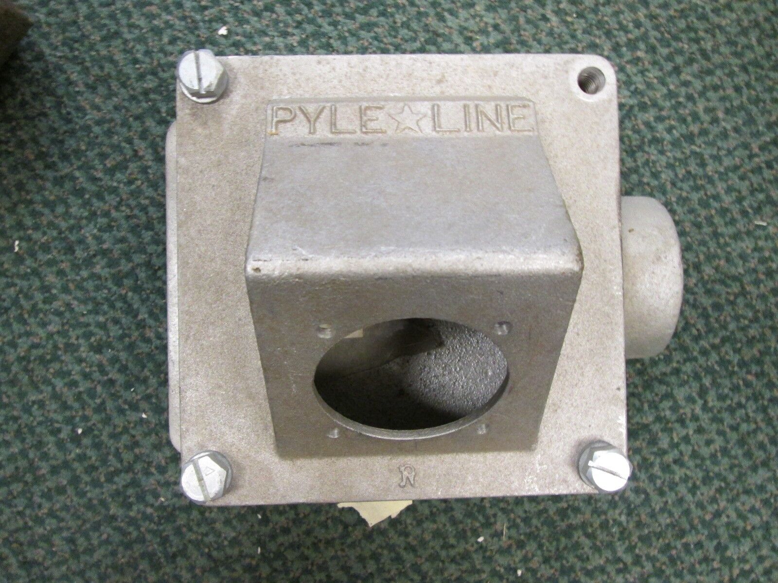 Pyle National Receptacle Base, JR7200J6AX, Size 8"X8'X4", Missing 1 Cover Bolt