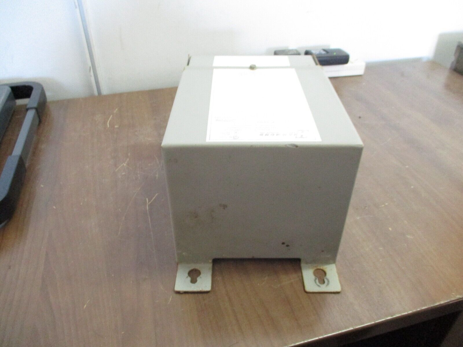 Hammond Transformer Q002LEKF 2kVA Pri: 240/480V Sec: 120/240V Nema 3R 60Hz Used