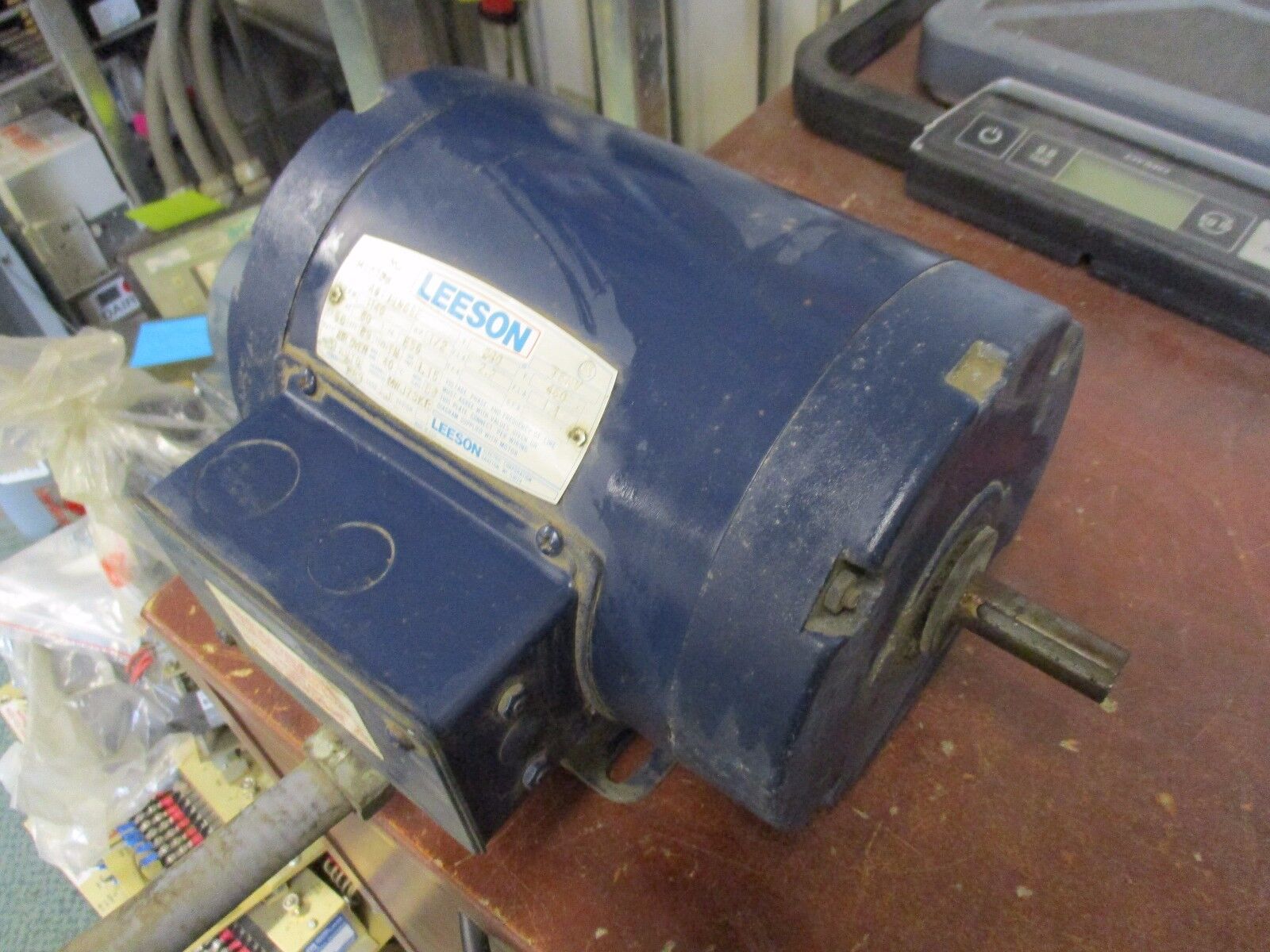 Leeson AC Motor M12123 1/2HP 1140RPM E56 Frame 230/460V 2.2/1.1A Used