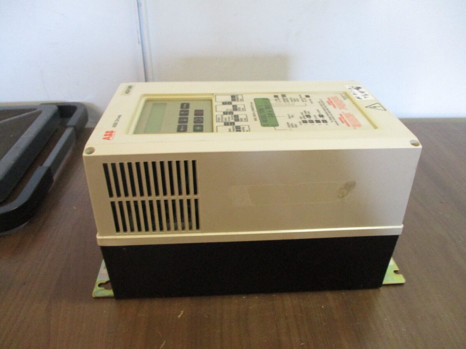 ABB ACH501 AC Drive ACH501-007-4-00P2 7.5HP 3Ph 440-500V Used