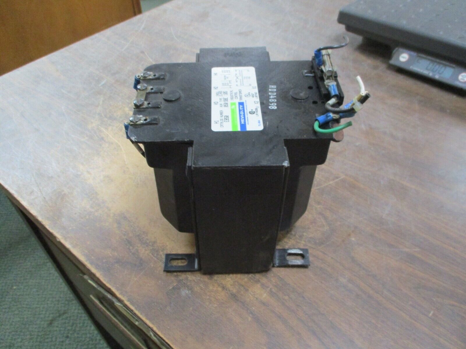 Hevi-Duty Type SBE Transformer E850 0.850KVA Pri:240/480V Sec:120V 50/60Hz Used