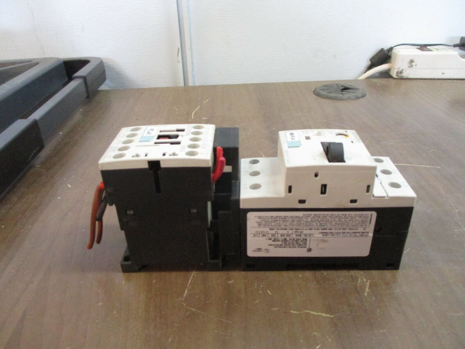 Siemens Sirius Starter 3RT1016-1AB02/3RV1011-1JA10 24V Coil Trip: 7-10A 600V