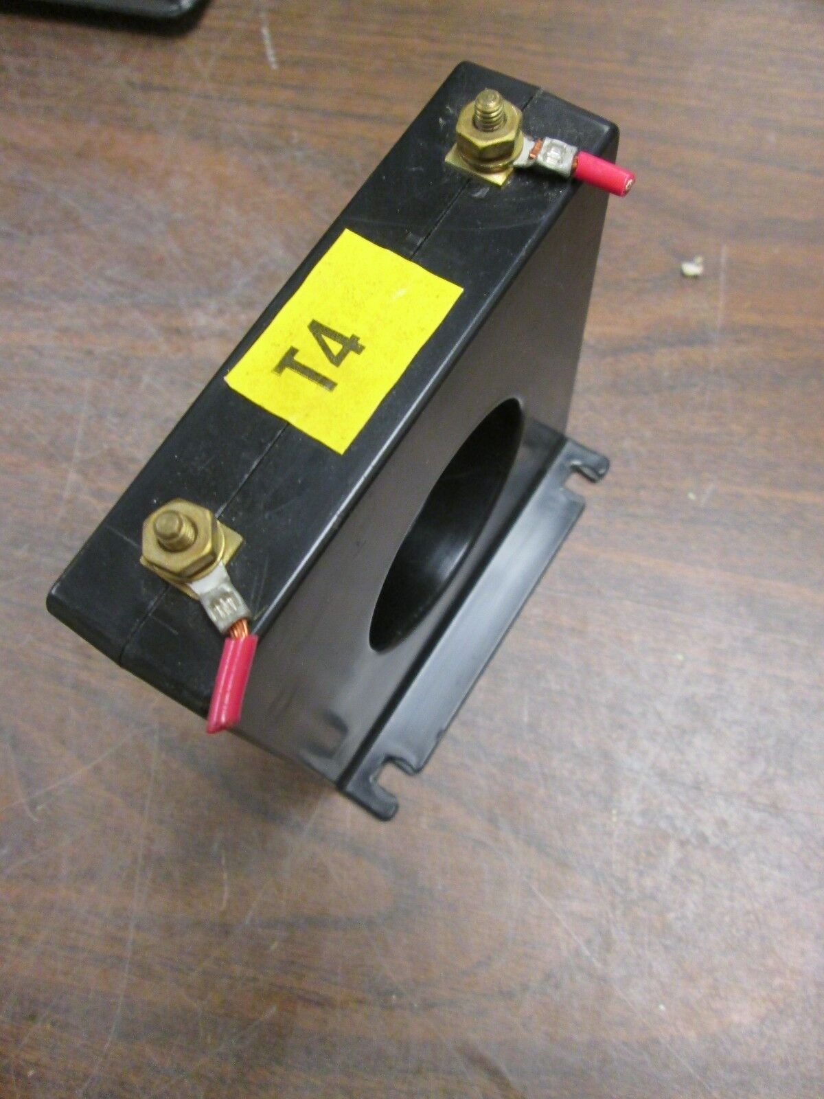 Cutler-Hammer Current Transformer 42-3073-5 Ratio 300:5A 10KV BIL 600V Used