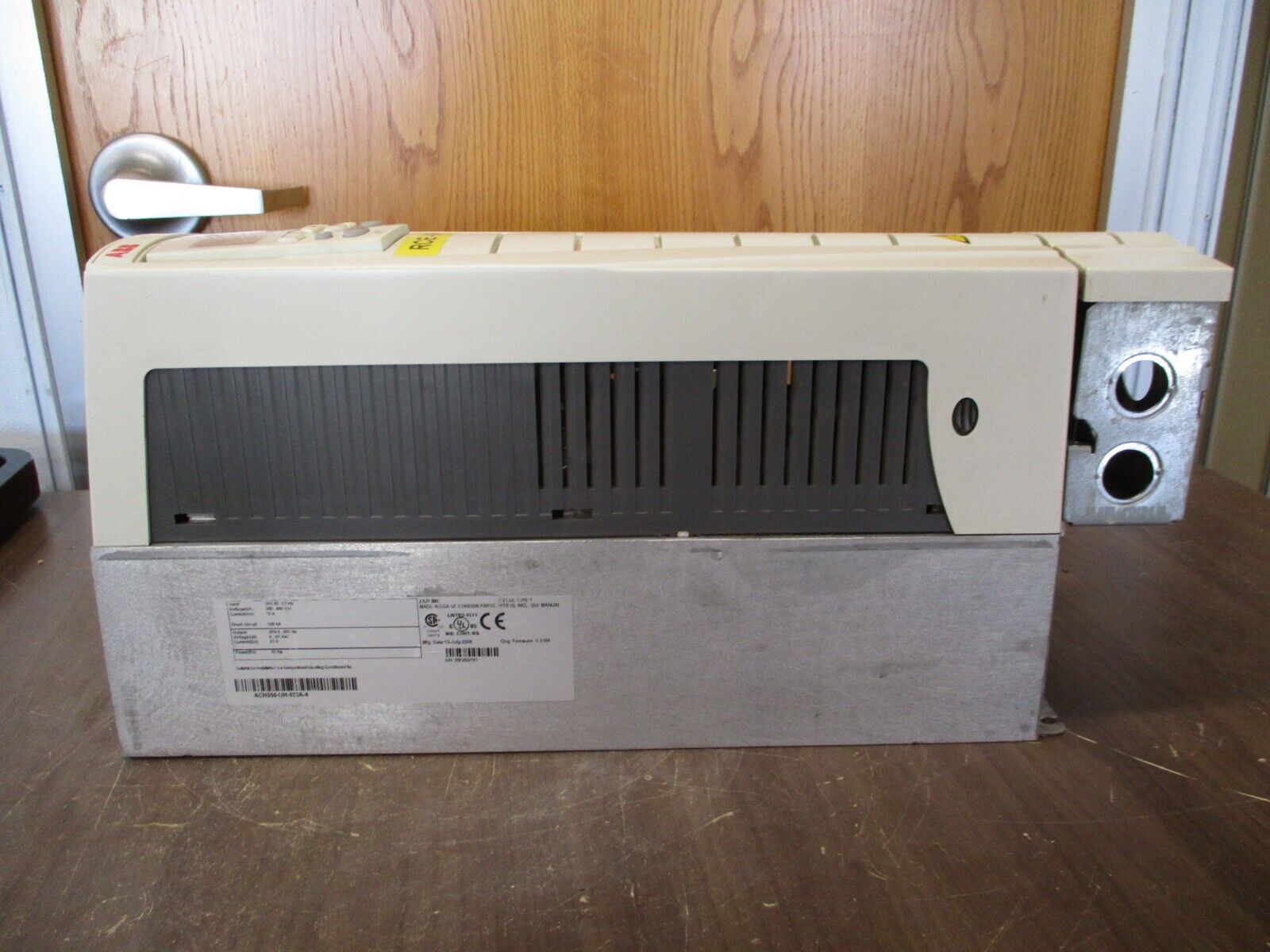 ABB ACH550 AC Drive ACH550-UH-023A-4 15HP 3Ph w/ Keypad Used