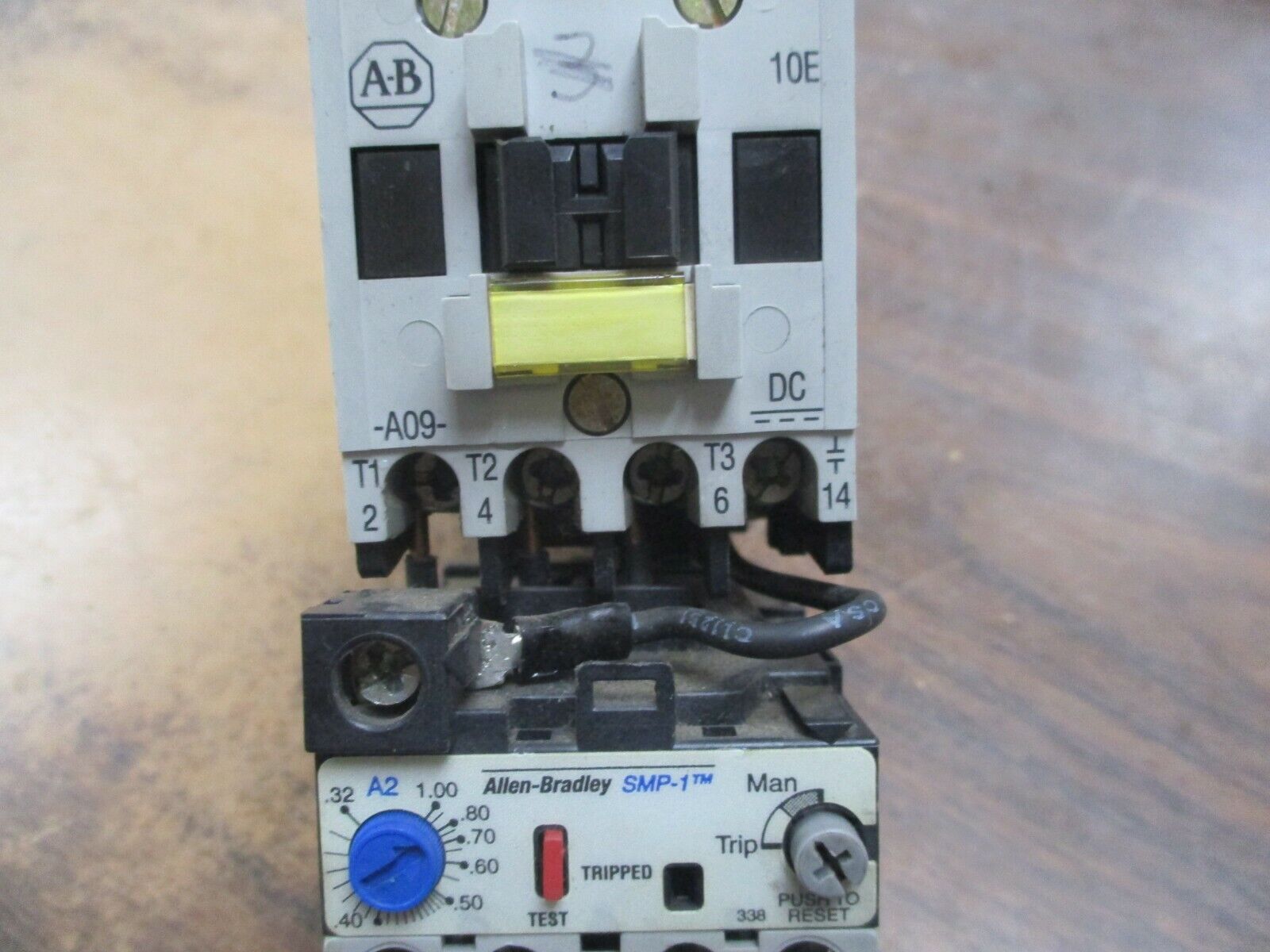 Allen-Bradley Starter 100-A09NZ*3/193-A2C1 24VDC Coil 9A 600V Trip: 0.32-1.0A