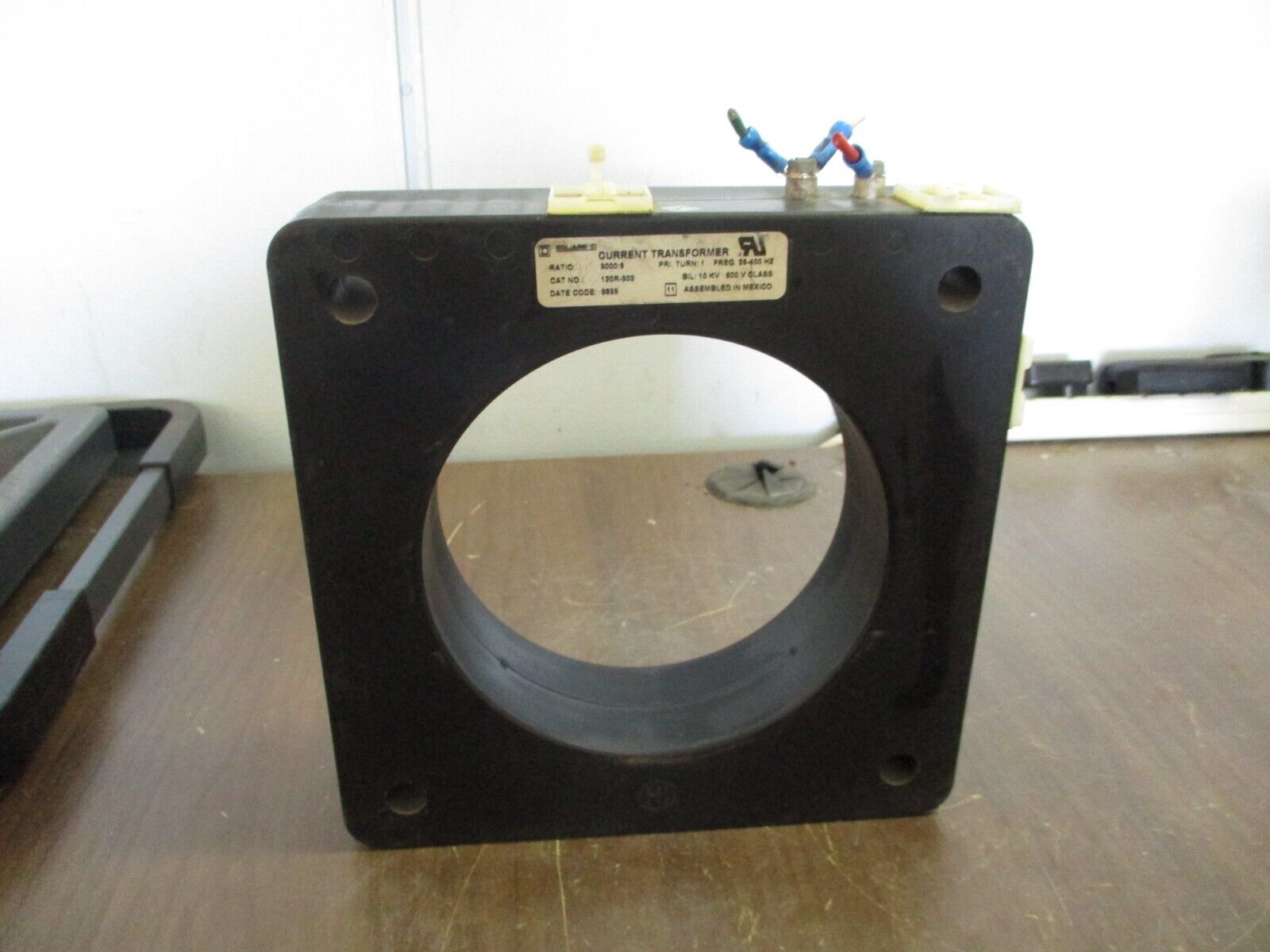 Square D Current Transformer 120R-302 Ratio 3000:5A 600V 25-400Hz 10kV BIL Used