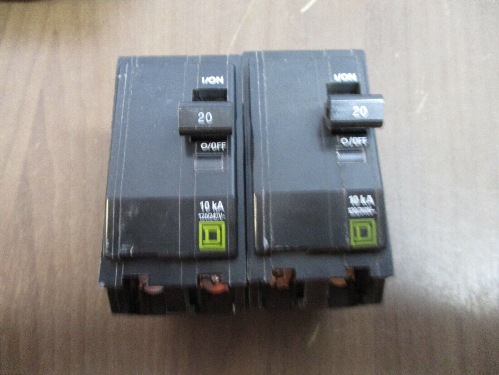 Square D Circuit Breaker QOB220 20A 120/240V 2P *Lot of 2* Used